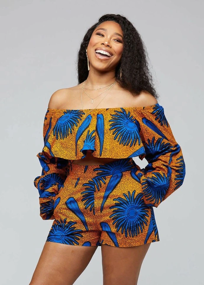 Ensemble bustier et short en tissu wax à Dijon proposé par Messaga Care alliant élégance et créativité.