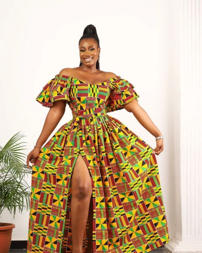 Robe longue en tissu wax à Dijon proposée par Messaga Care alliant élégance et inspirations culturelles.